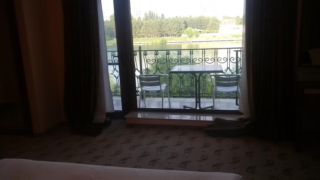River Side Hotel Mingachevir Quarto foto